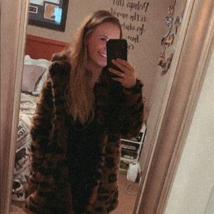 Meet your Posher, Rebekah